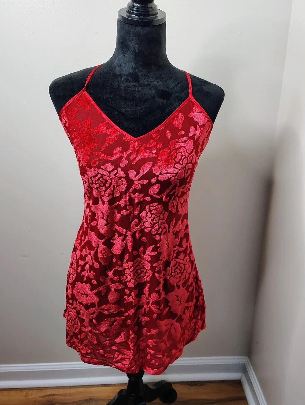 Youmita 3 Piece Red Satin Burnout Floral Lingerie Set Robe Chemise & Thong‎ NWT